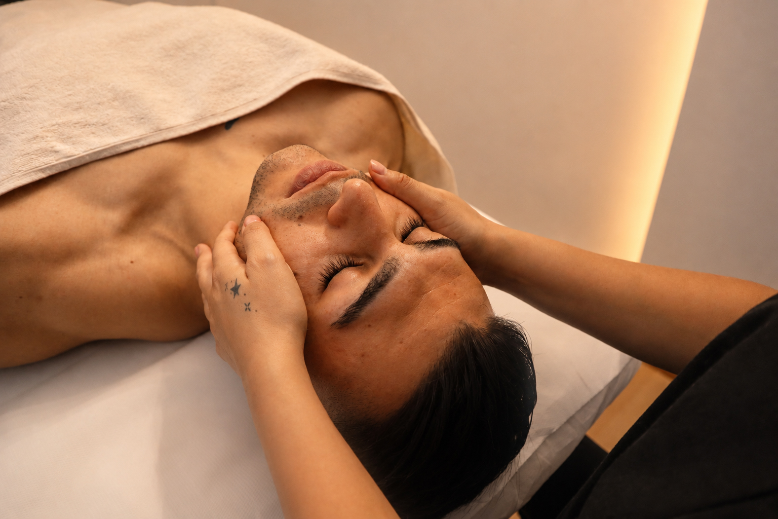Massaggio viso purificante for men con ultrasuoni a Sale & Benessere Roma